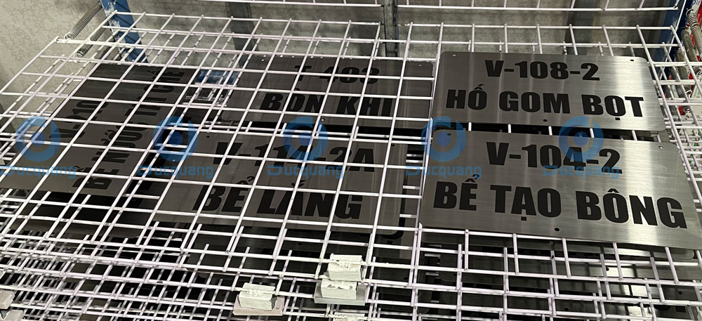 In uv tren INOX 304 day 1